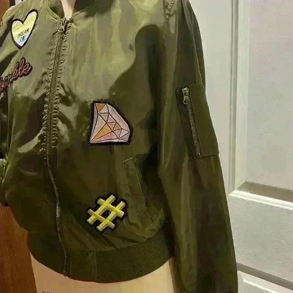 Love Tree Satin Bomber Jacket w/Fun Appliqués. Size S - Picture 3 of 9